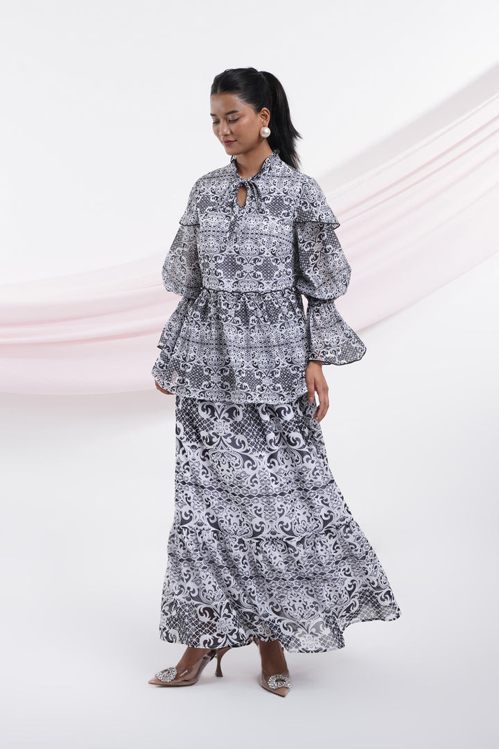 Taki Taki Top- Black Lace