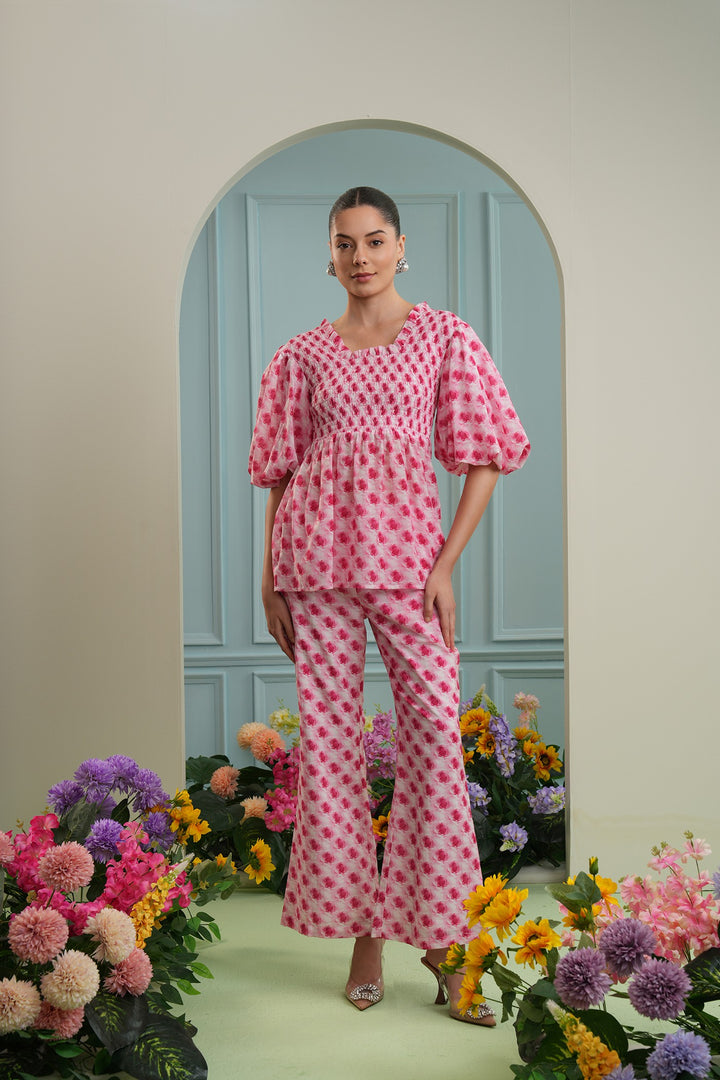 Beach promenade top -roses