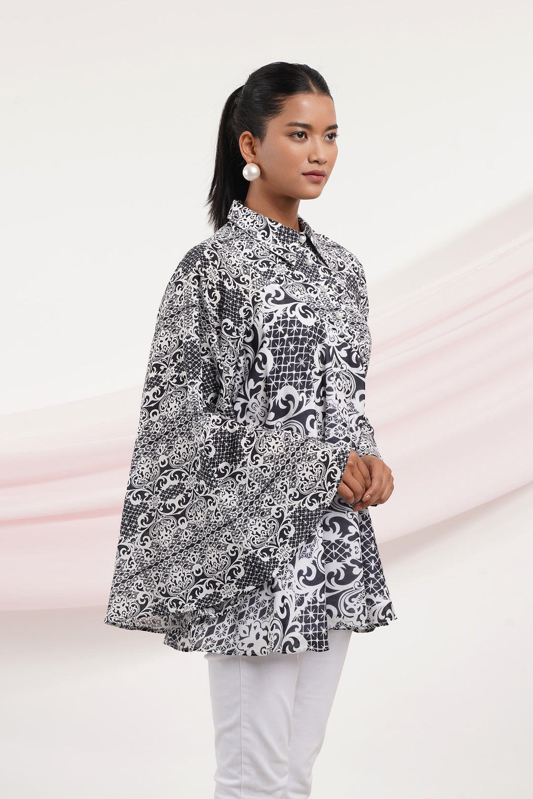 Roothi Top- Black Lace