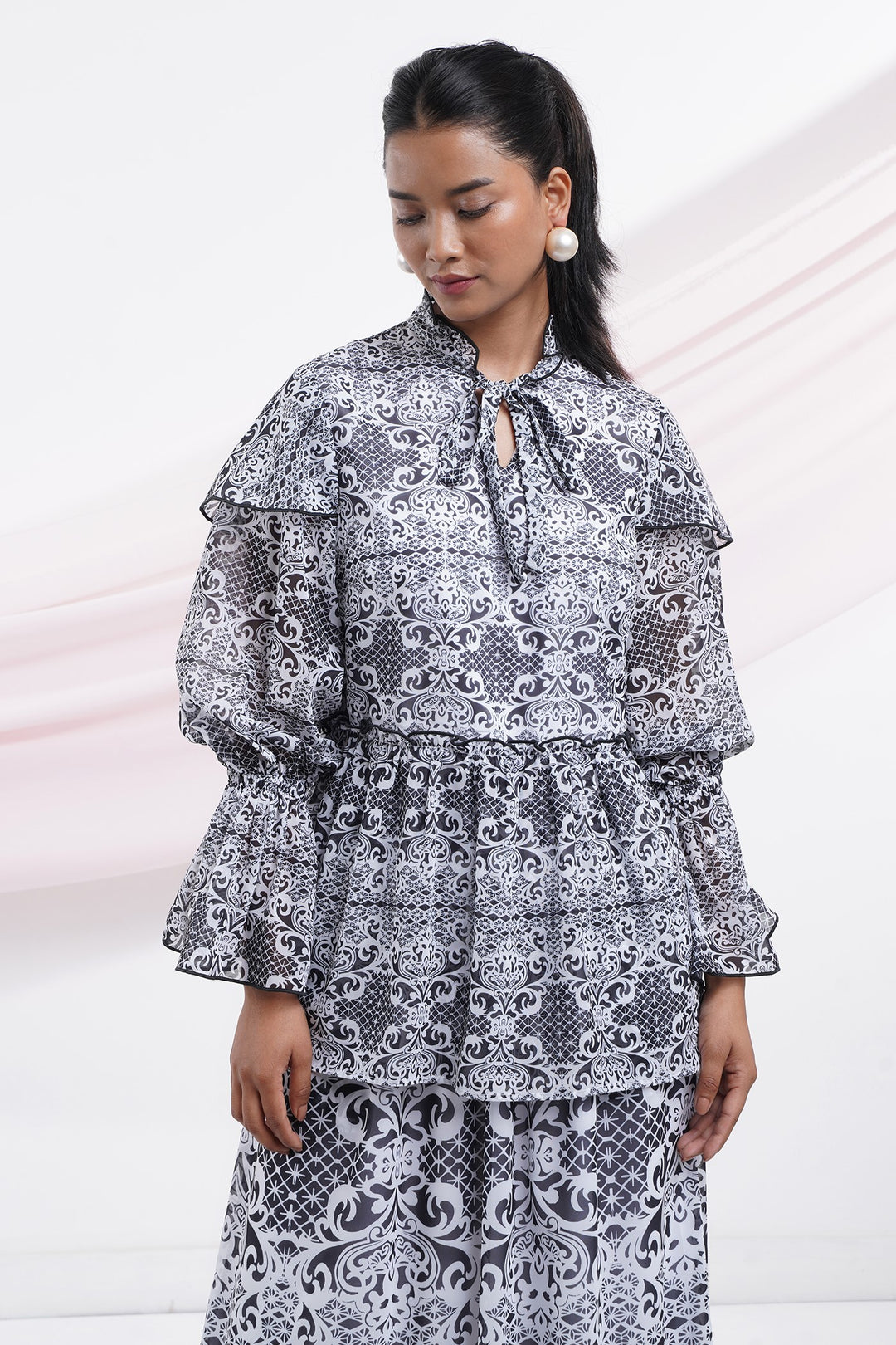 Taki Taki Top- Black Lace