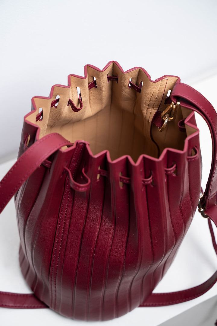 Leo Bucket Bag - Cherry