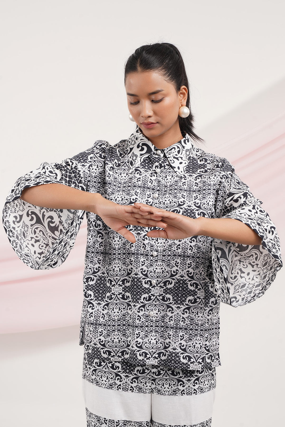 Sizzle Top- Black Lace