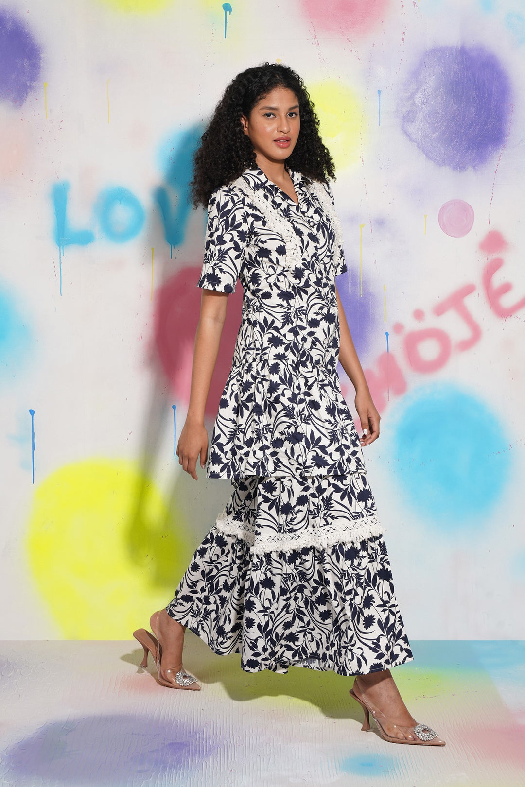 Moving On Top-Navy Floral