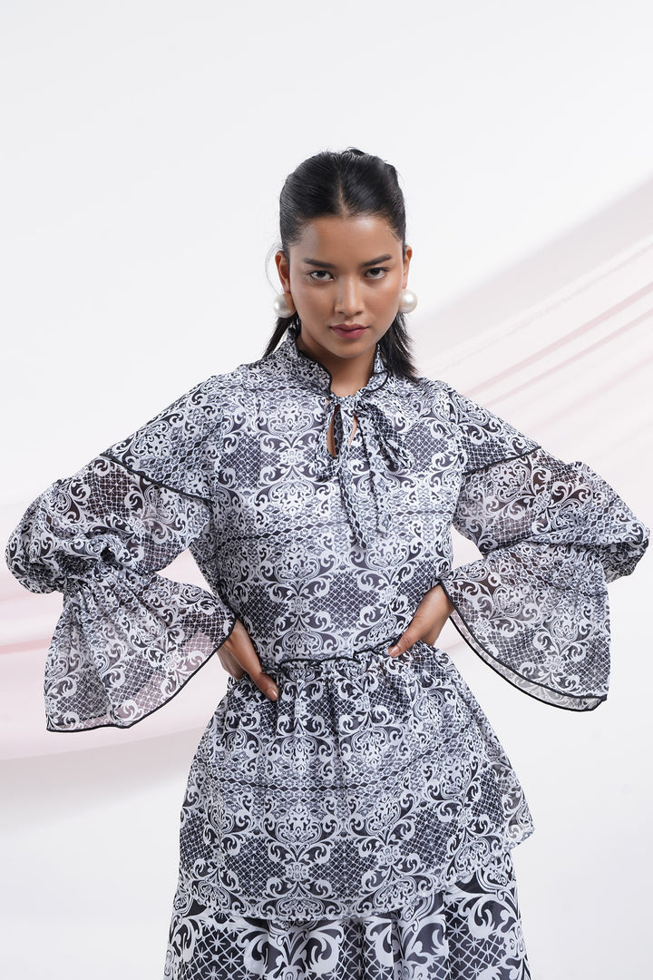 Taki Taki Top- Black Lace