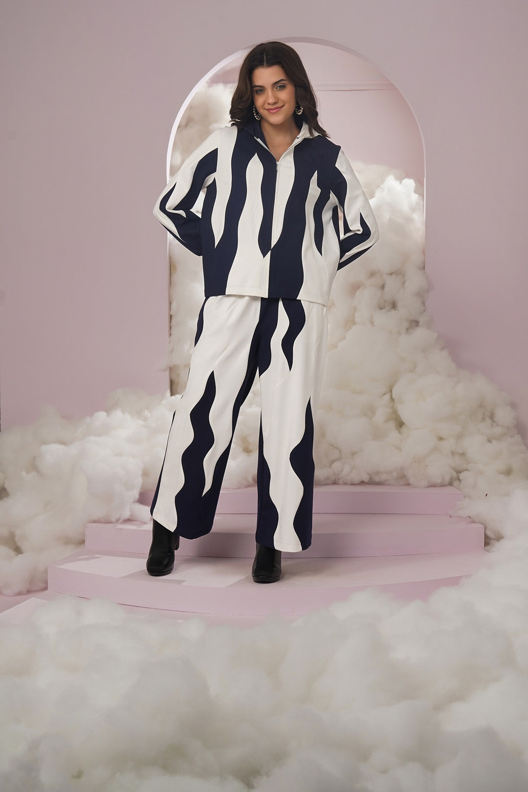 Basket pants- blue and white