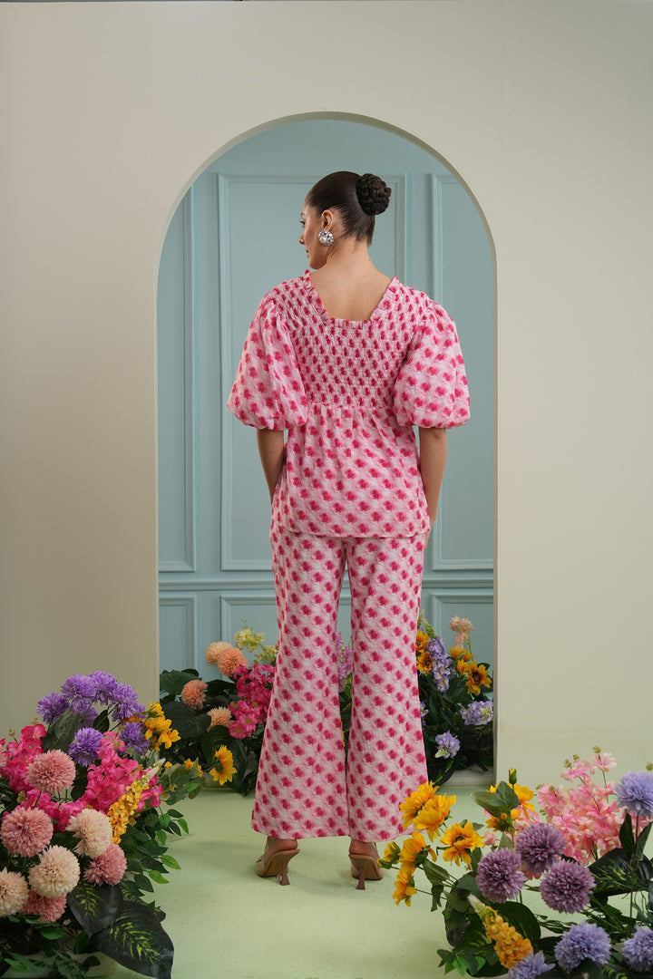 Beach promenade top -roses