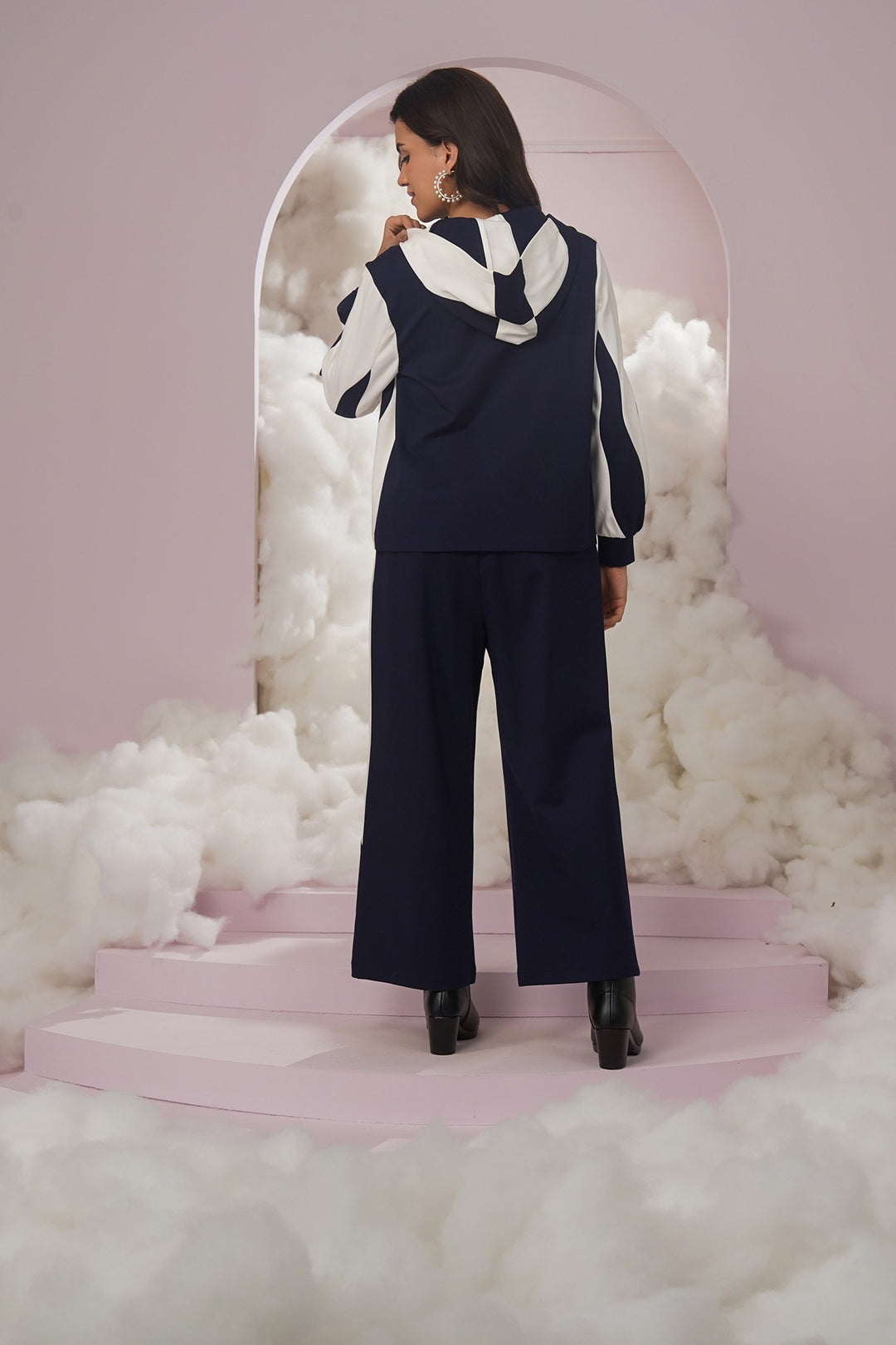 Basket pants- blue and white