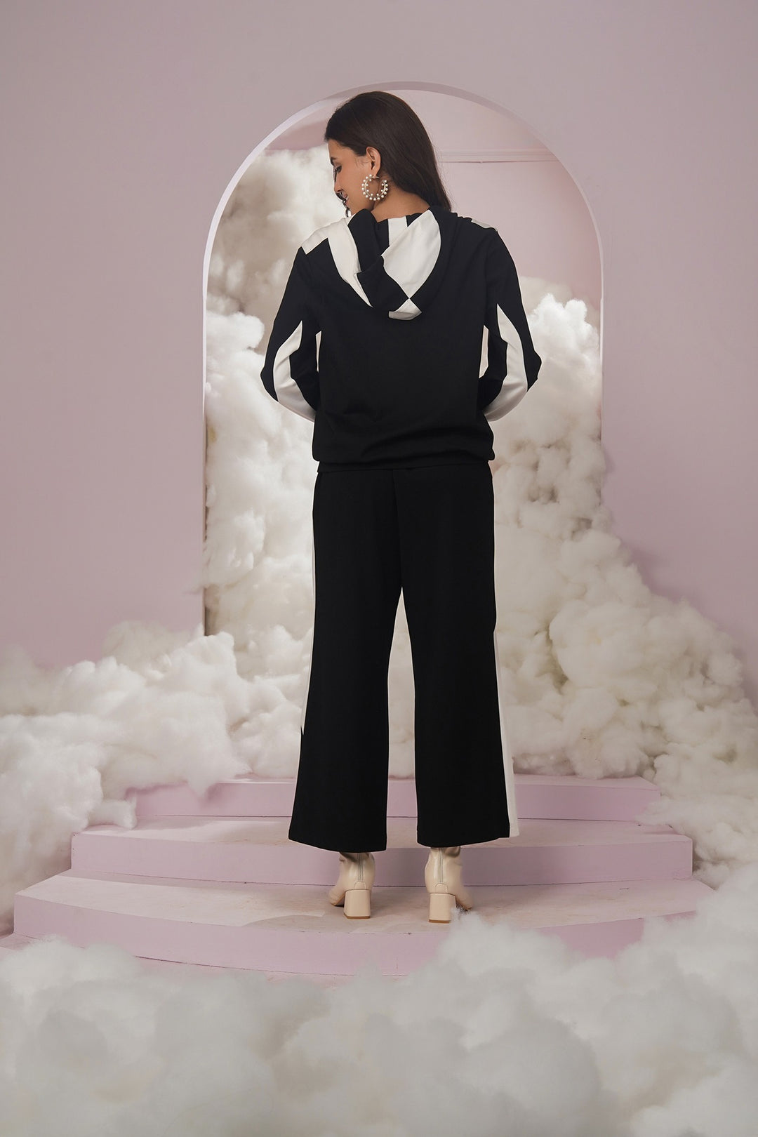 Basket pants- black and white