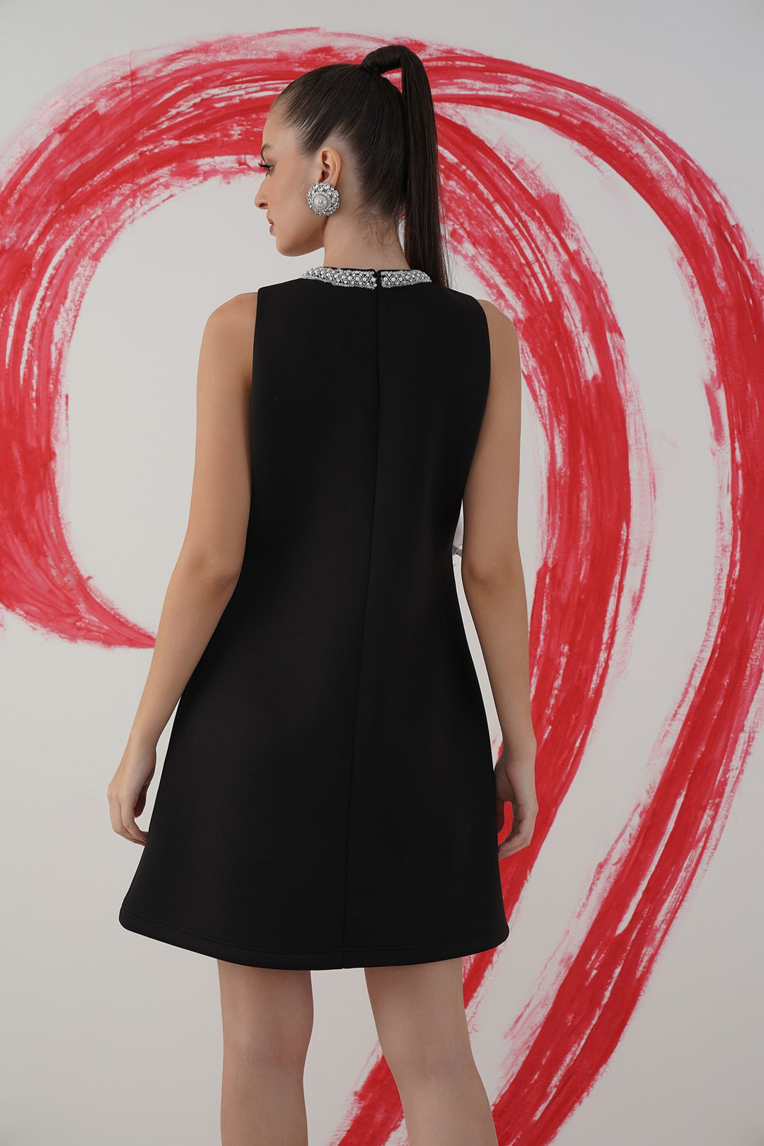 Roll dress- black and white